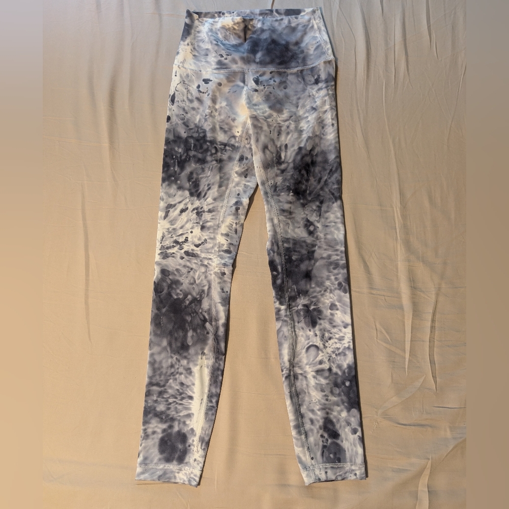 Lululemon Wunder Under High-Rise Tight 25" Luxtreme Size 2 Gray/White Tie Dye - Picture 4 of 9